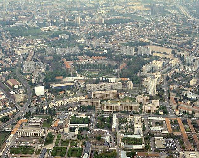 Vue aérienne prise du nord.