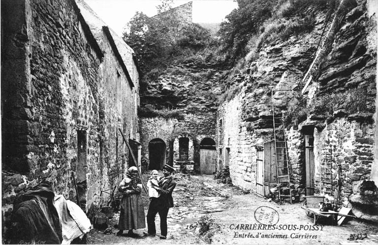 Entrée des carrières (non localisée).