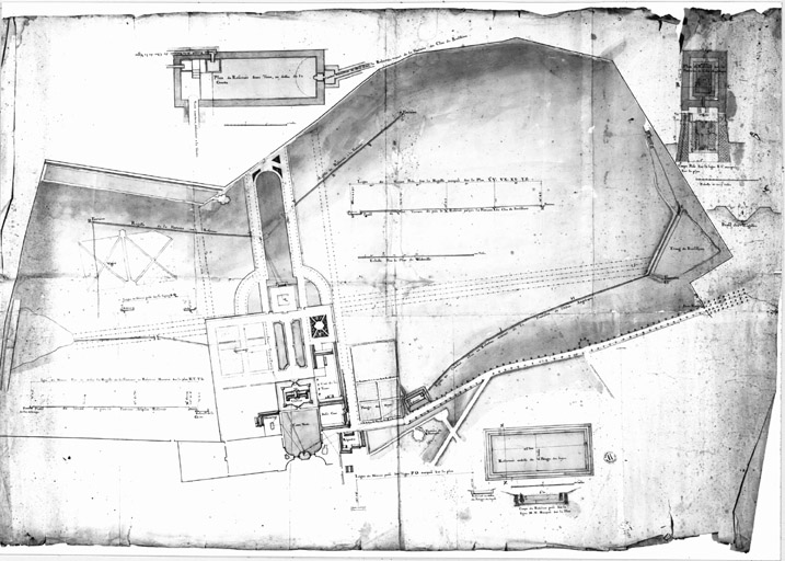 Plan du château montrant les reservoirs, les canalisations.