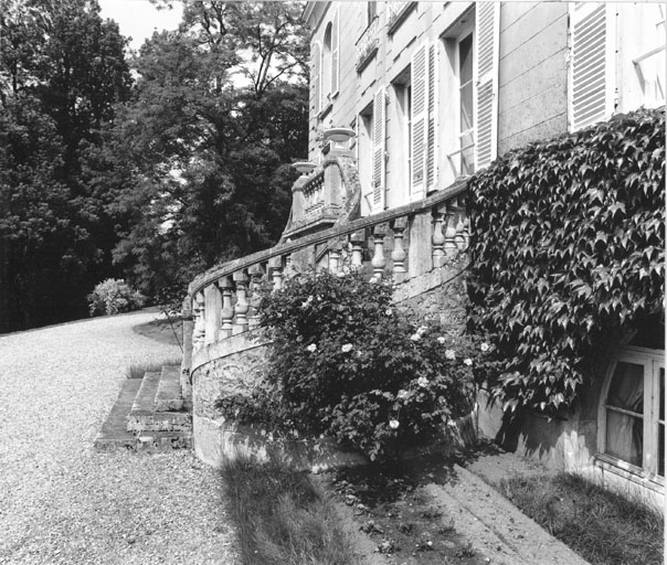 Profil de l'escalier de la façade ouest.