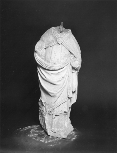 Statue : saint évêque (2)