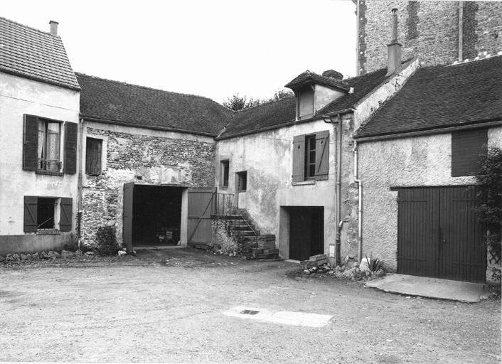 Vue de la cour commune.