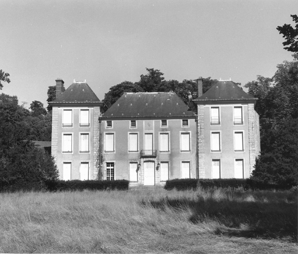 Vue de la façade sur parc.