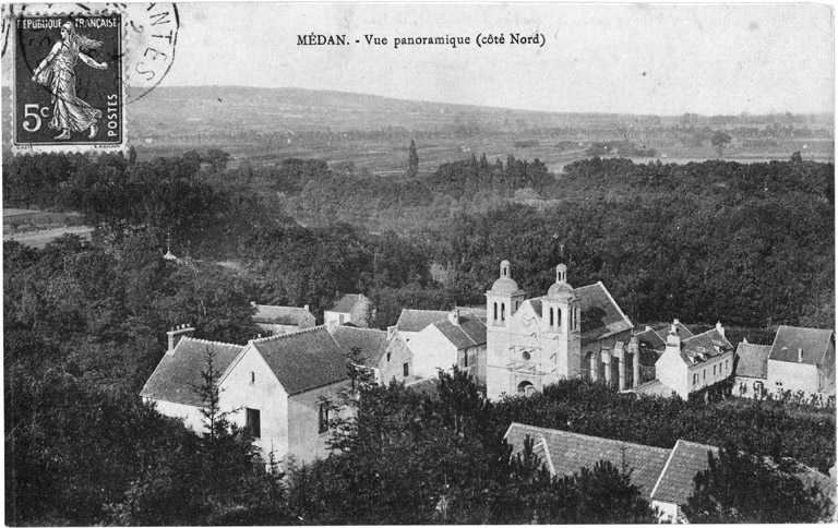 Vue prise du parc du château.