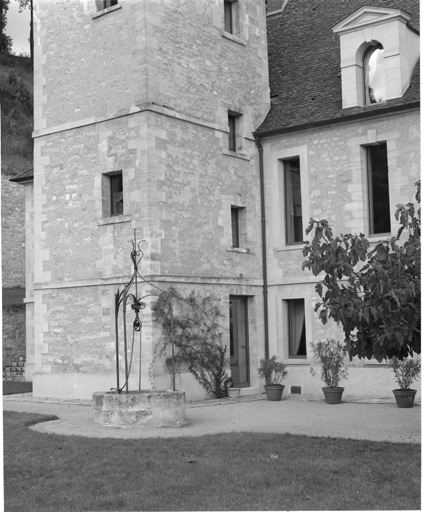 Base de la tour d'escalier.