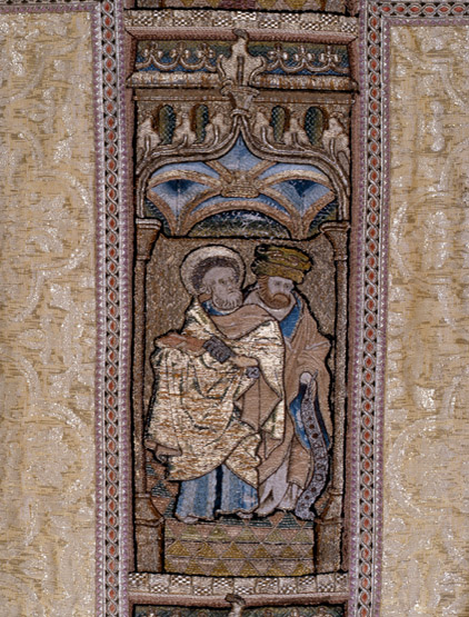 Détail des orfrois du dos : saint Pierre et Osée.