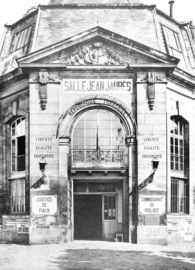 Le salon du roi en 1928 transformé en commisariat de police.