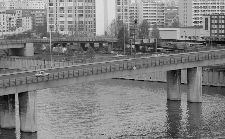 Vue partielle, côté Charenton-le-Pont, prise depuis Ivry-sur-Seine.