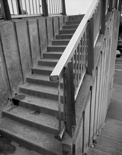 Détail des garde-corps de l'escalier piétons, côté Charenton-le-Pont.