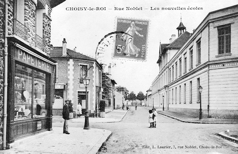 Vue de l'élévation antérieure sur la rue Armand-Noblet avant la surélévation.