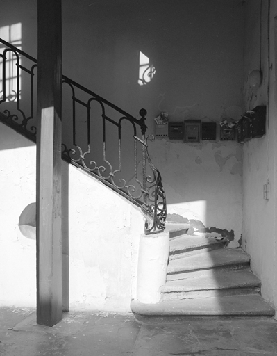 Départ de l'escalier hors-oeuvre situé au nord.