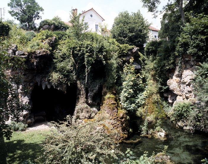 Vue extérieure de la grotte.