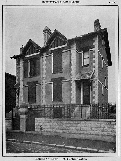 Vue générale depuis la rue de maisons jumelles.