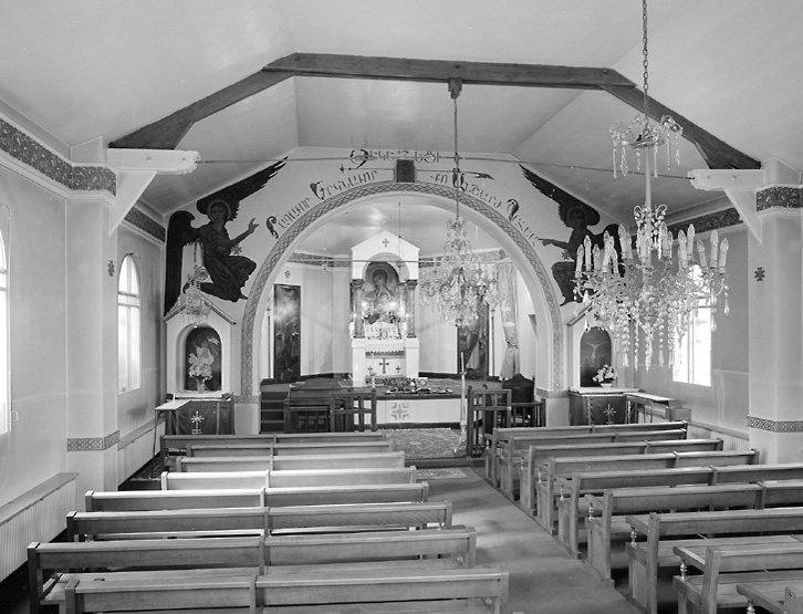 Vue intérieure vers le choeur.