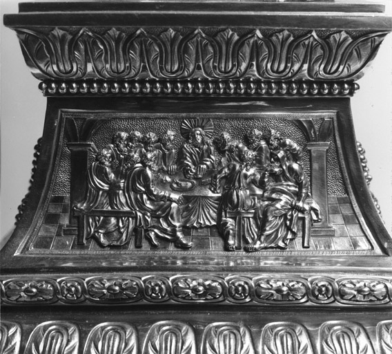 Détail du pied : la Cène.