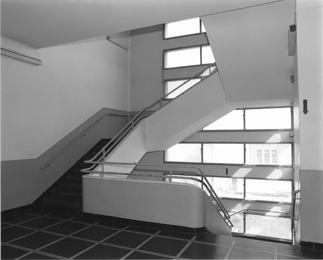 Vue d'une volée de l'escalier.