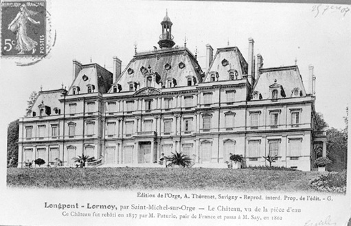 Vue de la façade sur le parc.