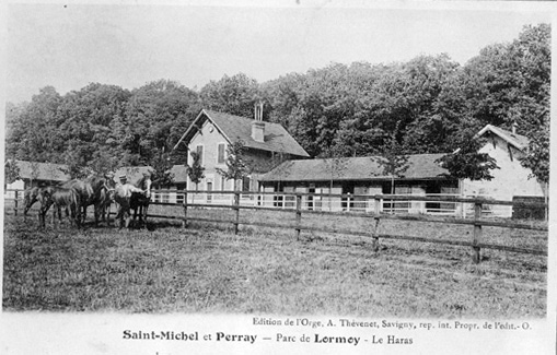 Le parc du château : vue du haras.