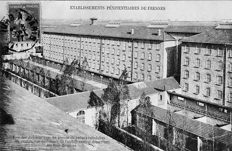 L'une des trois divisions du grand quartier séparée des deux autres par les cours de promenade cellulaires.