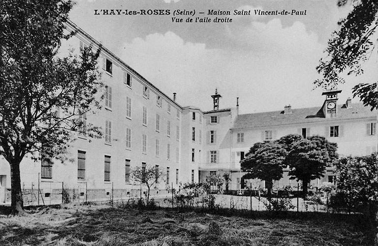 Vue d'ensemble du couvent, côté jardin.