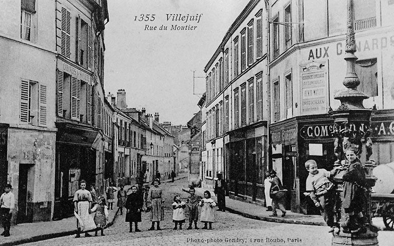 La rue du Moutier (aujourd'hui Georges-Lebigot) depuis le carrefour de l'avenue de Paris.