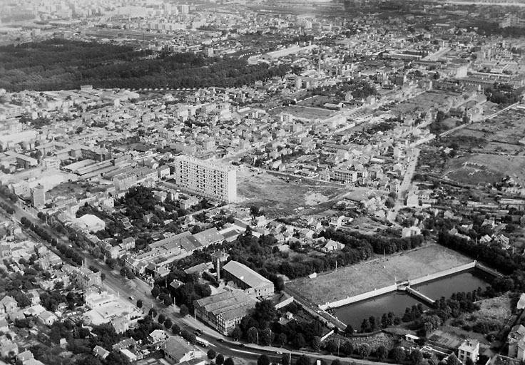 Vue générale prise en direction d'Ivry, vers 1955. Au fond, le cimetière parisien d'Ivry.