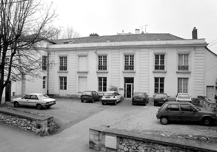 Vue générale depuis la rue.