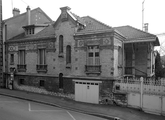 Vue générale depuis la rue.