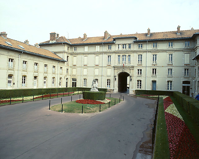 Asile d'aliénés dit hôpital Paul Guiraud