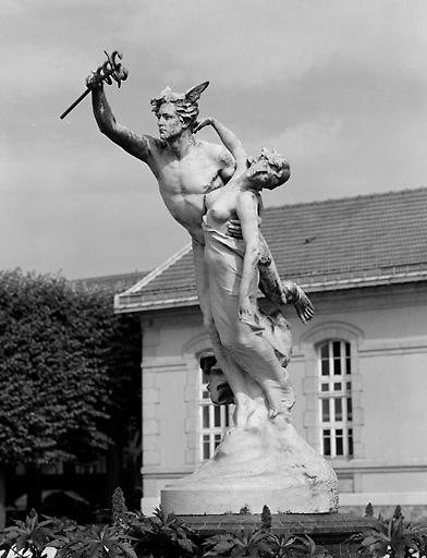 Vue d'ensemble, de trois-quart.