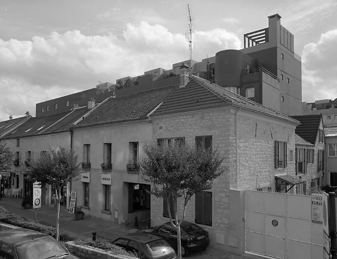 Vue d'ensemble de la rue Georges-Lebigot.