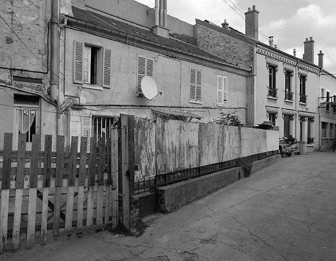 Vue de l'une des plus anciennes cours communes de Villejuif existant en 1838 et sise à l'arrière du 99, rue Jean-Jaurès.