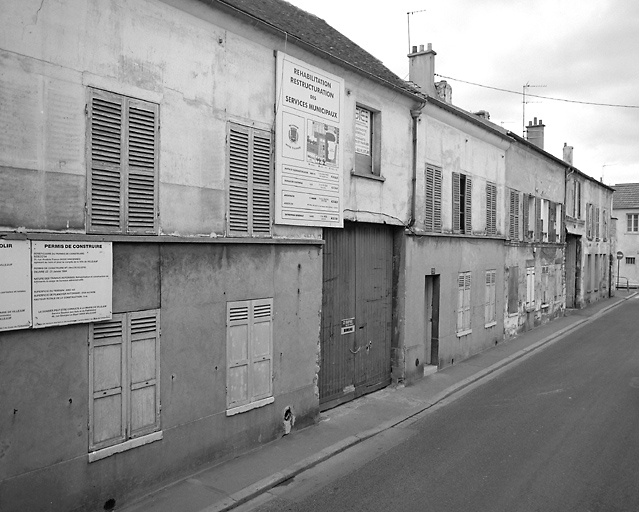 Vue générale depuis la rue.