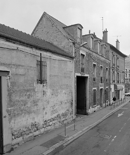 Vue de la façade antérieure.