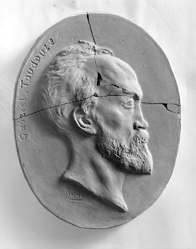 Bas-relief (médaillon) : portrait de Gabriel Toudouze
