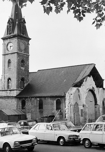 Vue de l'église après la destruction du chevet.