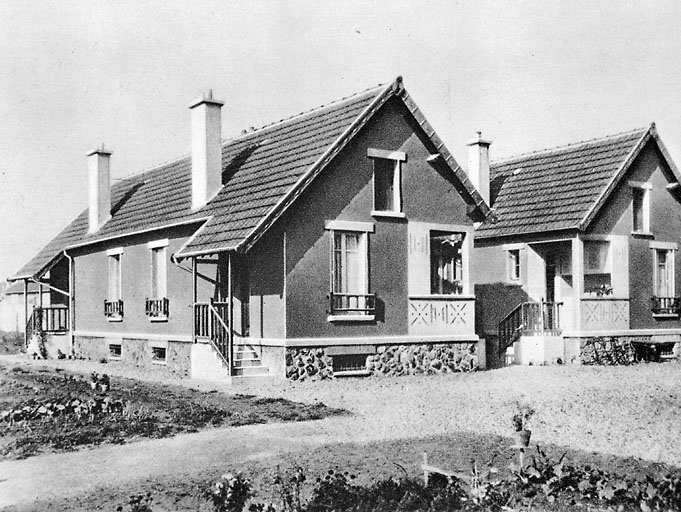 Vue de pavillons jumeaux du lotissement ouvrier, rue Edouard-Vaillant.