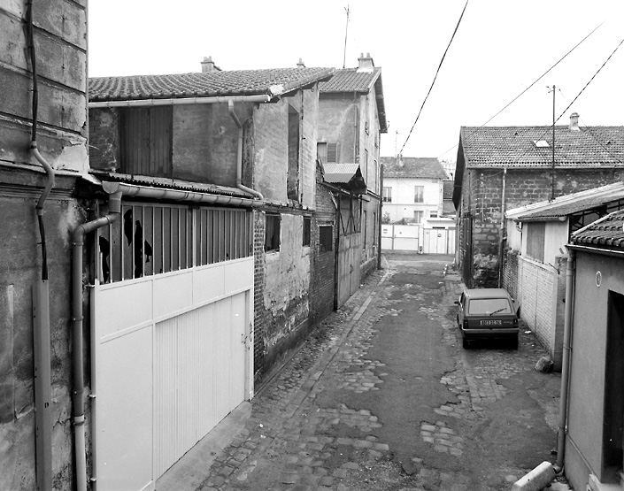 L'impasse Brive, donnant sur l'avenue de Paris.