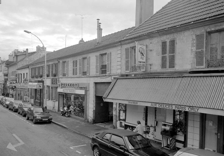 L'ancienne route royale, aujourd'hui rue Jean-Jaurès.