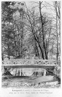 Le vieux pont enjambant l'Orge.