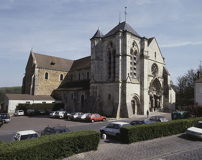 Eglise de l'ancienne abbaye, actuellement basilique Notre-Dame-de-Bonne-Garde