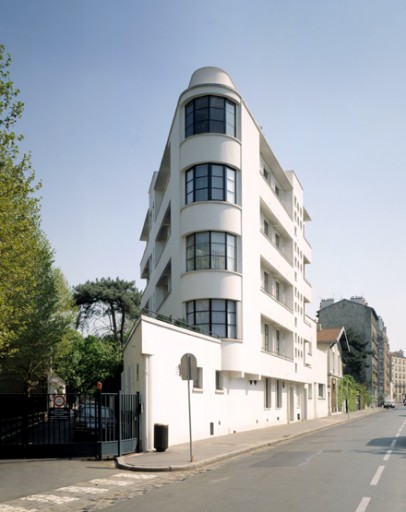 La 'proue' de 'l'immeuble paquebot' à l'angle de l'allée des Pins et de l'avenue Denfert-Rochereau.