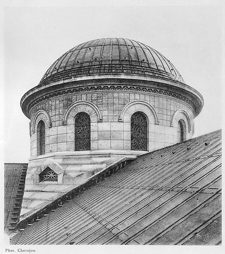 Le dôme surmontant la croisée du transept.