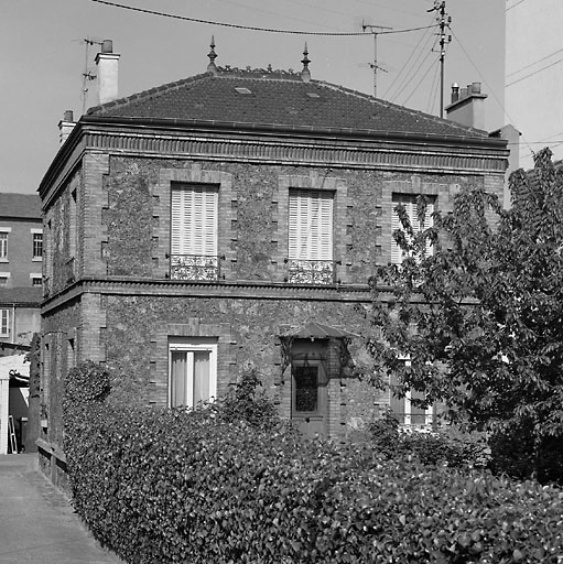 Vue générale depuis la rue.