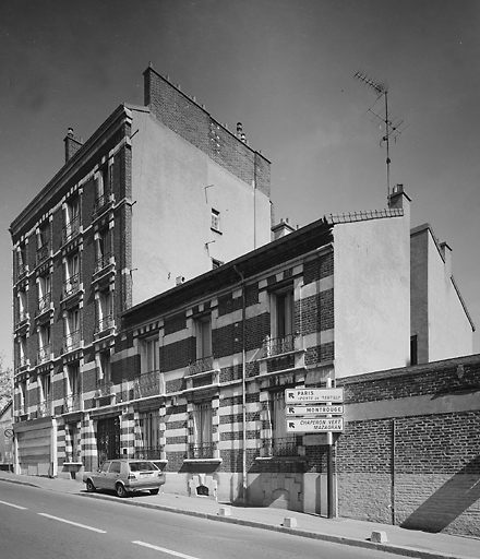 Vue d'ensemble depuis la rue.