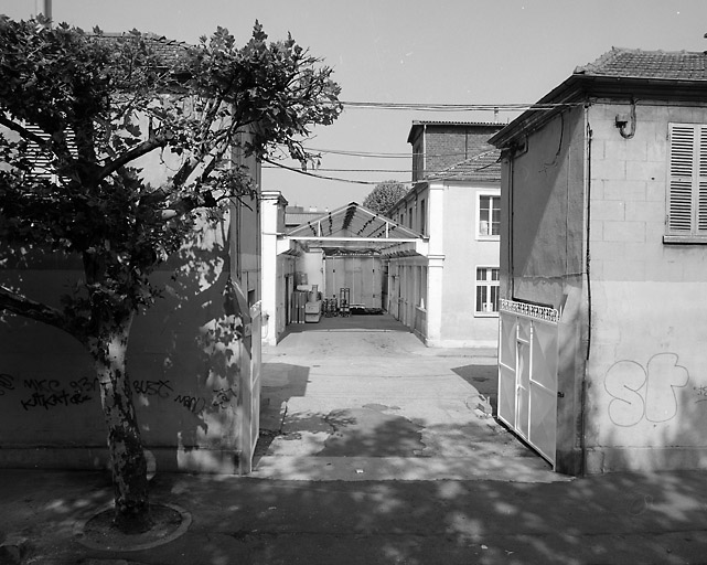 Vue de l'entrée sur l'avenue Lénine.