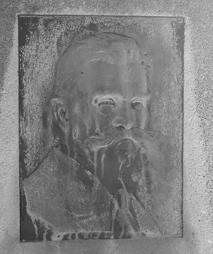 Bas-relief : portrait de Frédéric Givort.