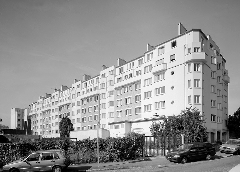 Vue d'ensemble depuis la rue.