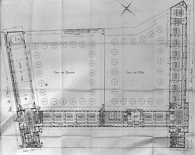 Plan du rez-de-chaussée de l'école des garçons et du premier étage de l'école des filles, par l'architecte Nanquette.