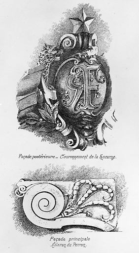 Eléments sculptés.